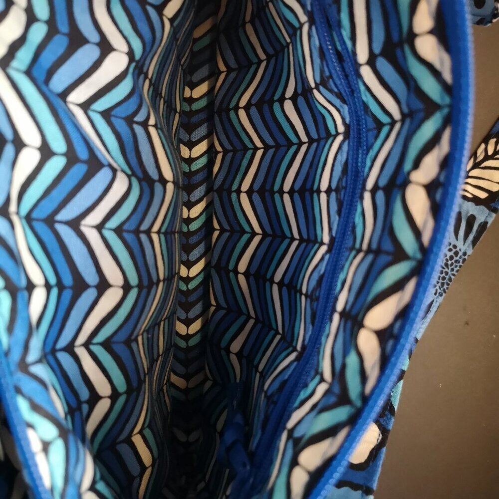 Vera Bradley Crosstown Adjustable Strap Crossbody/Shoulder Bag Blue Bayou Print - Picture 4 of 12